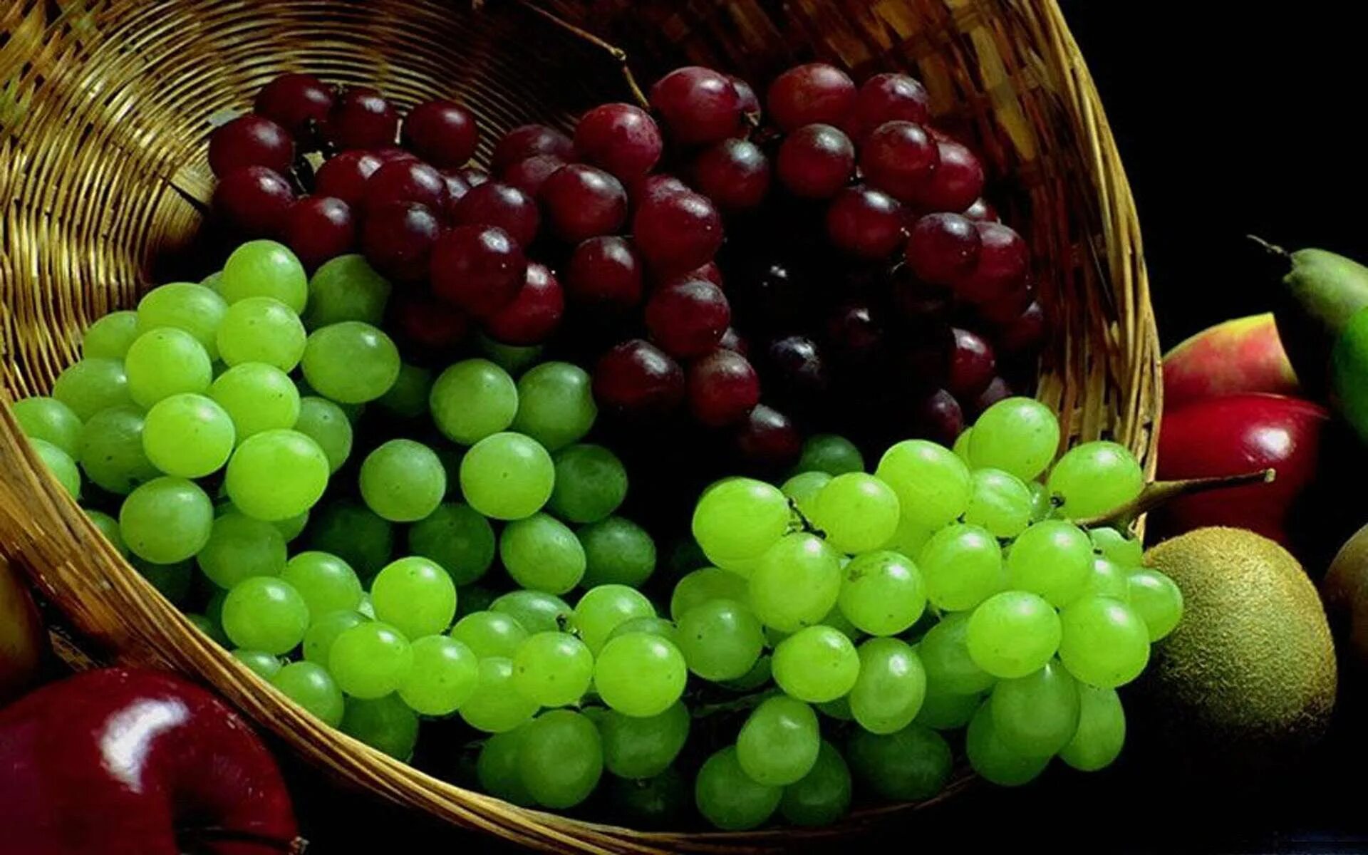 Применения винограда. Виноград. Виноград зеленый. Фрукты виноград. Виноградный сок.