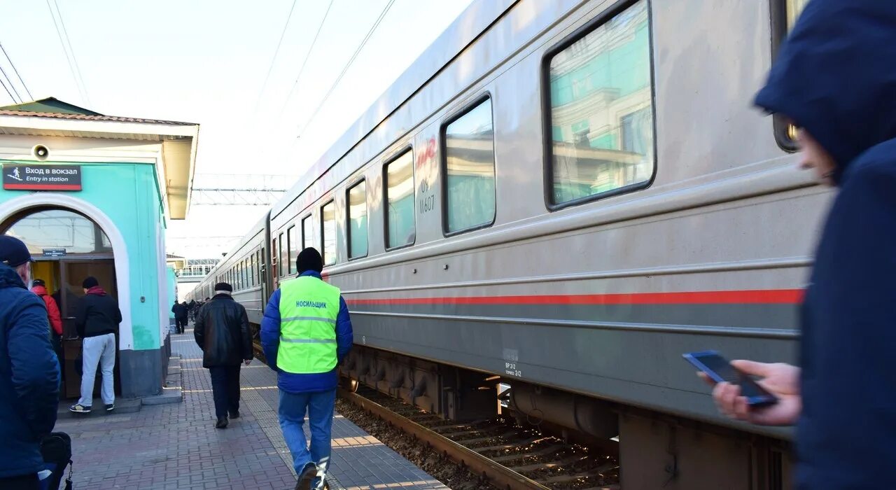 Москаленки омская область. Омск москаленки электричка сегодня. Электричка называевская омск. Поезд омич. Электричка омск москаленки.