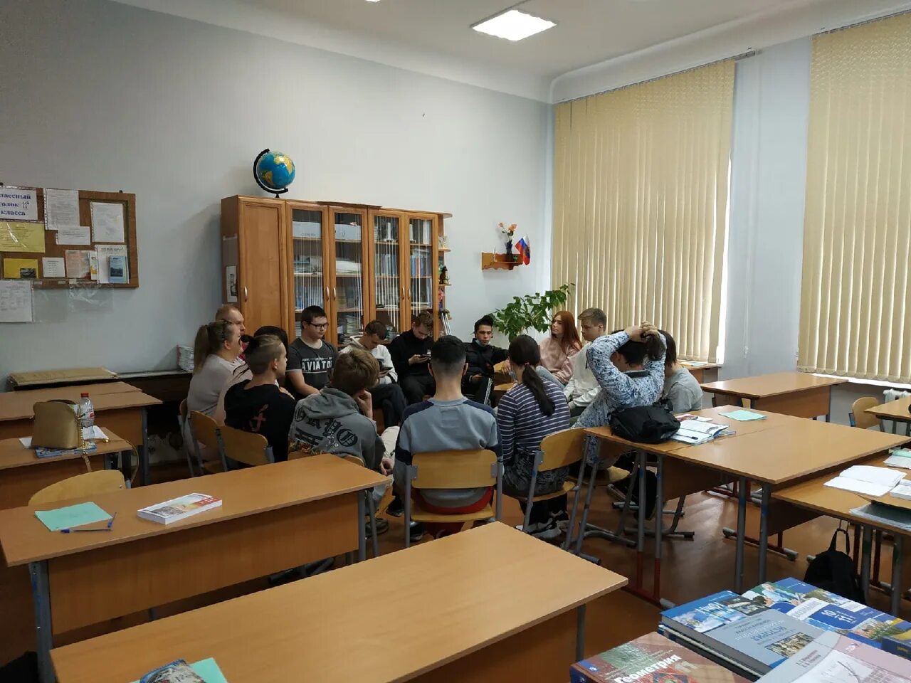 мбоу октябрьская школа 1. октябрьская школа радищевский район. сайт октябрьский средней школы. октябрьская школа сош. сайт октябрьской средней общеобразовательной школы.