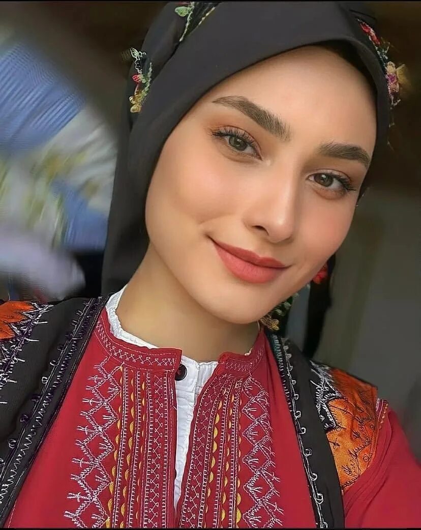 Турки казахи. Уйгуры фото девушек. Турчанки 2023. Турецкие женщины 2023. Узбек и татарка.