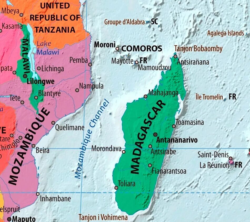 Пролив между африкой и островом мадагаскар. Мадагаскар на карте. Мозамбикский на карте. Мозамбик на карте. Мозамбик на карте Африки.
