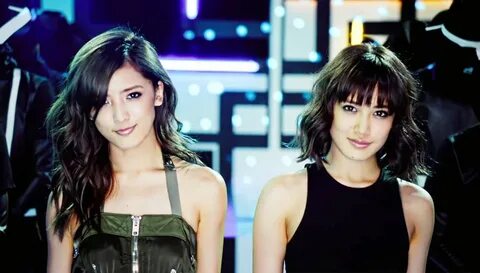 E girl песня