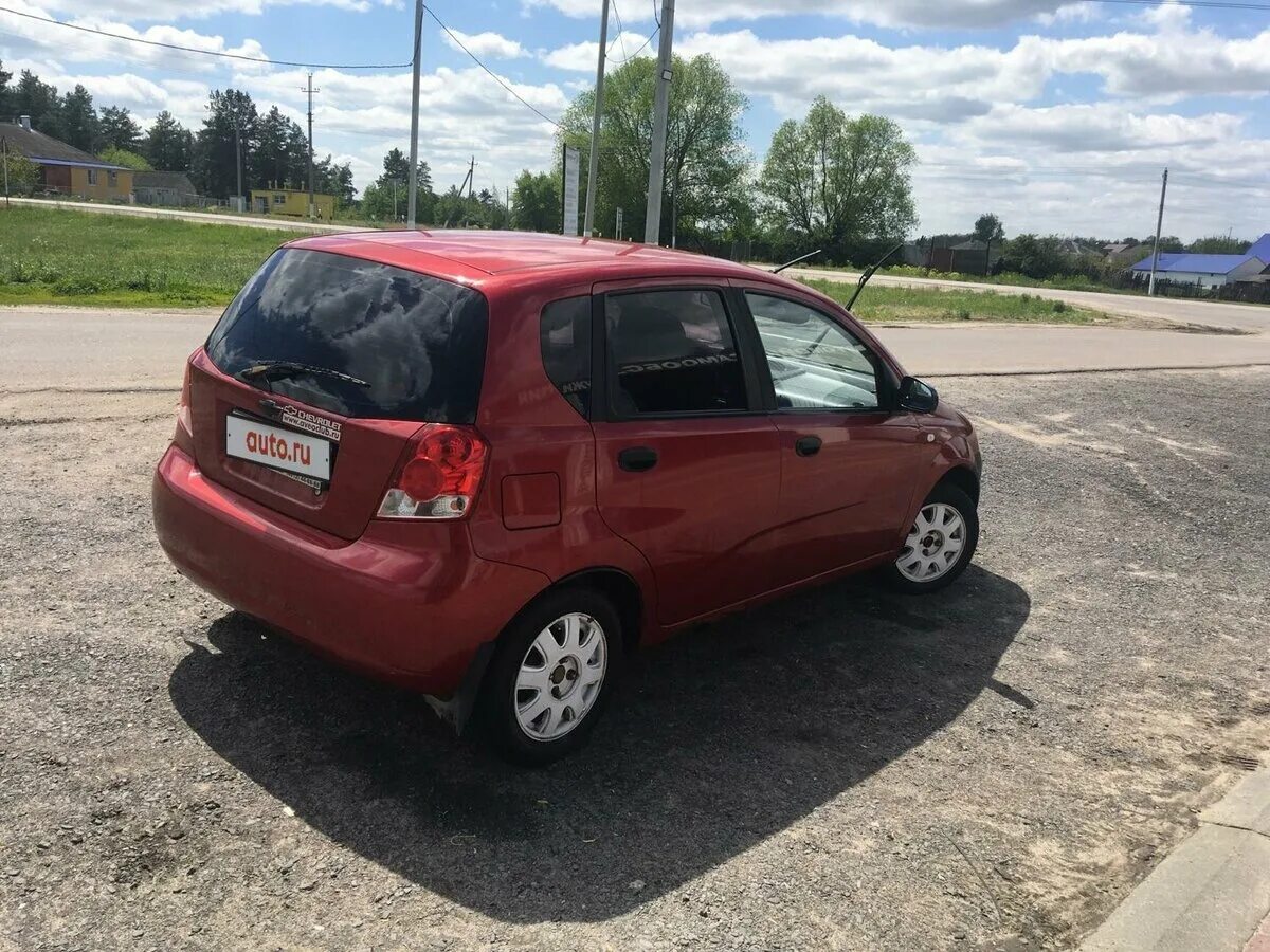 Шевроле хэтчбек бу. Шевроле Авео хэтчбек красная. Chevrolet Aveo красный хэтчбек 2007. Шевроле Авео хэтчбек отзывы владельцев. Шевроле Авео 2007 включить противотуманки.