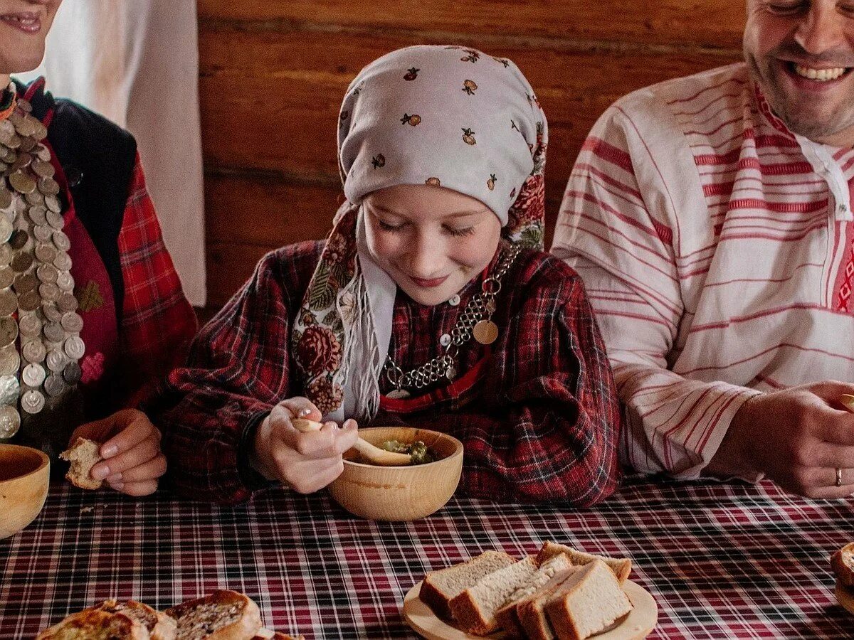 Удмуртская национальная кухня. Национальная кухня удмуртов перепечи. Удмурты табани. Кухня Удмуртии перепечи. Бурановские перепечи.