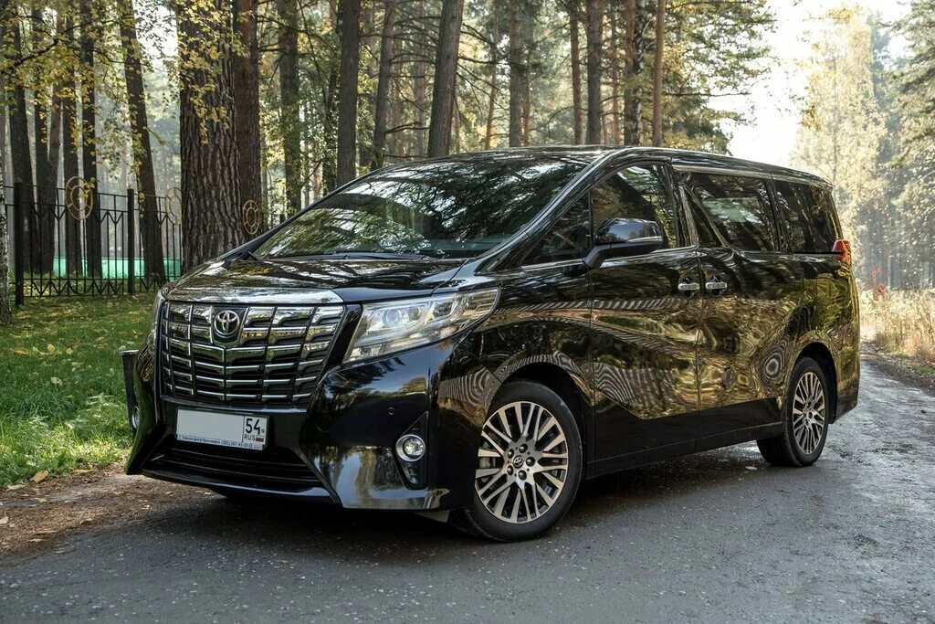 тойота альфард 2017 год