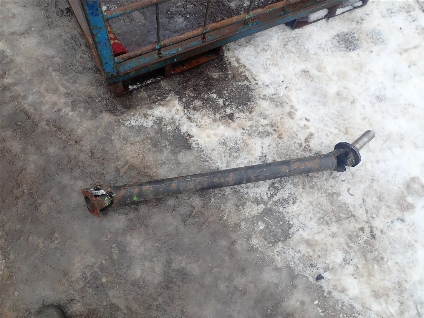 Кардан ниссан террано 1. Удлинить кардан nissan terrano 2. Передний кардан nissan terrano. Кардан ниссан террано. Карданный вал ниссан.