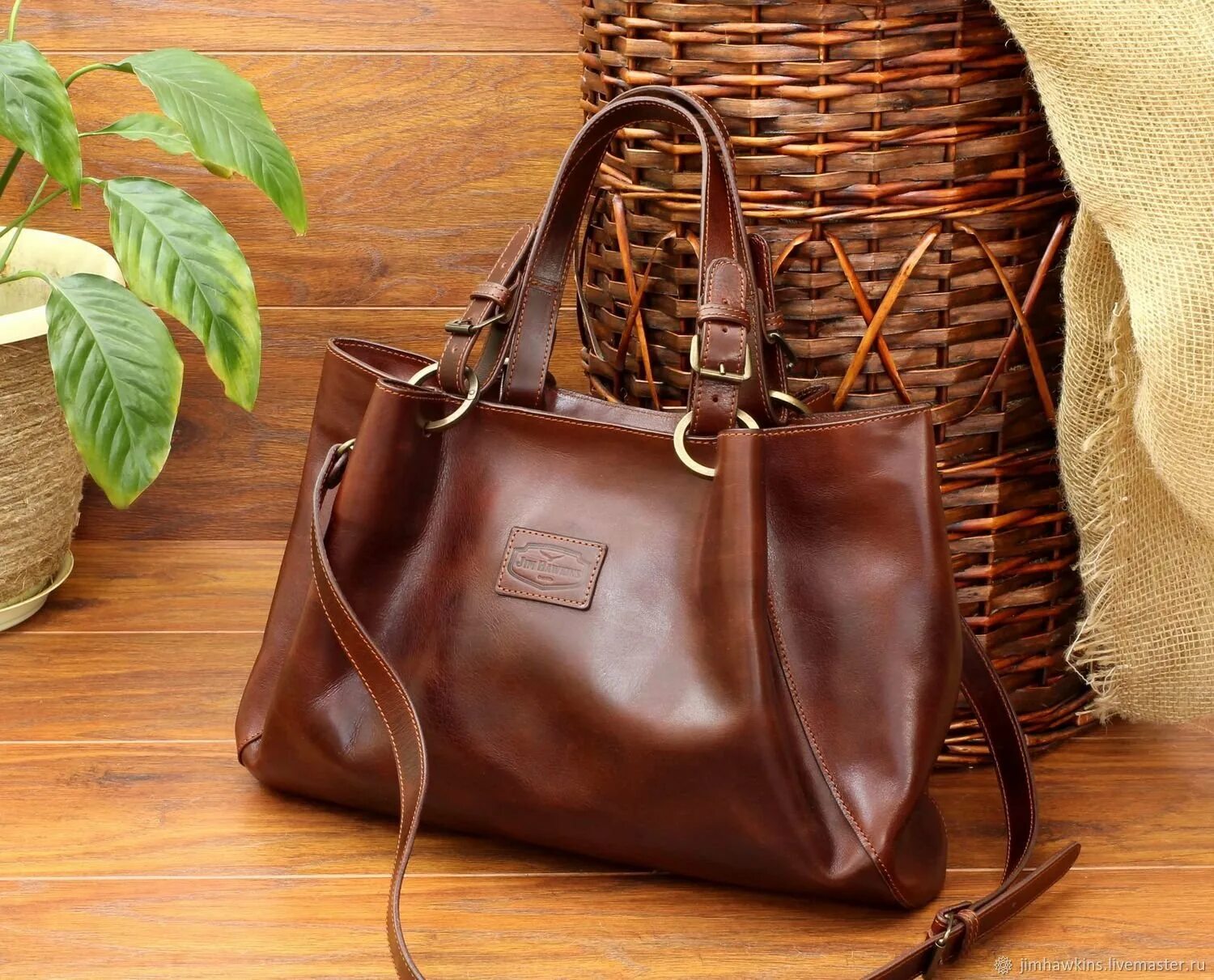 Авито купить кожаную сумку женскую. Саквояж esse Джил (65413), натуральная кожа. Стильные кожаные сумки женские. Женская кожаная сумка. Модные кожаные сумки.