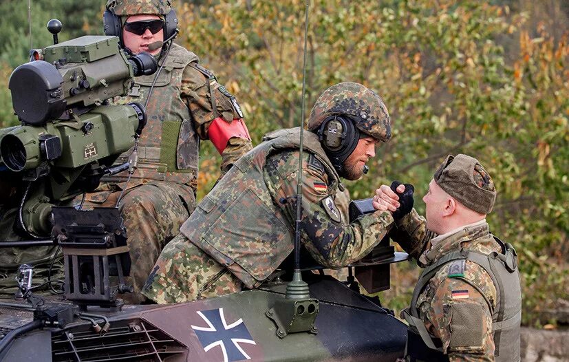 Военные германии. Солдат Бундесвера. Армия Бундесвера. ФРГ Бундесвер. Бундесвер 2021.