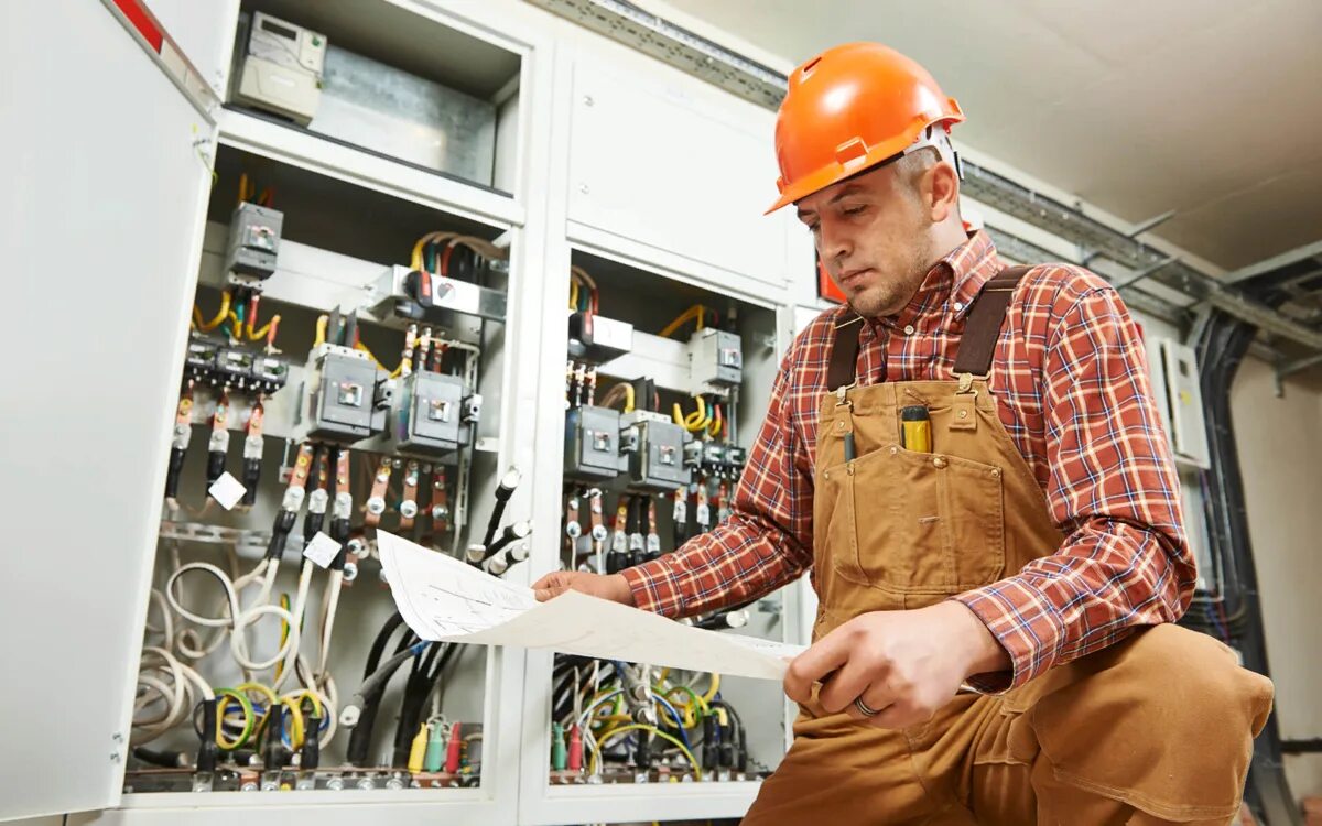 Инженер проектировщик. Инжиниринг зарплата. Инженерные профессии. Go разработчик зарплата. Инжиниринг зарплата.