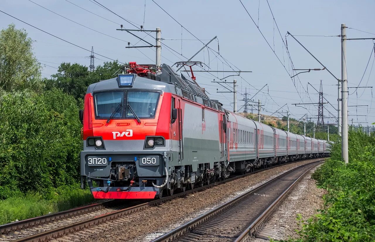 Пассажирский состав локомотивы вагоны. Пассажирский Локомотив эп20. Эп20 Олимп двухсистемный пассажирский электровоз НЭВЗ. Эп20 053. Эп20 004.