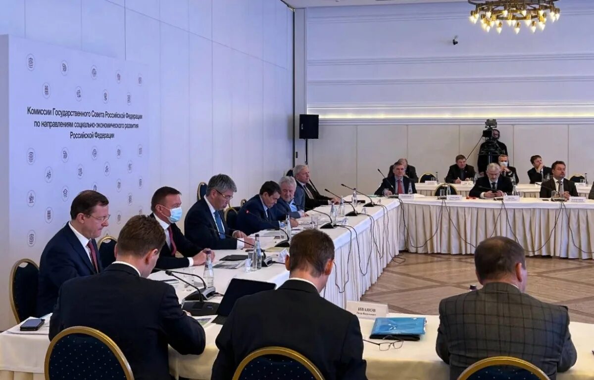 Секретарь Госсовета Алексей Дюмин провел совещание с председателями комиссий - М
