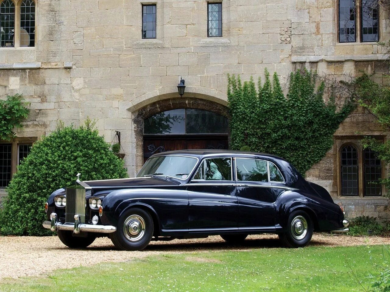 Rolls история. Rolls Royce Phantom 1959. Rolls Royce Phantom 5. Rolls Royce Phantom 5 1959. Rolls-Royce Phantom v (1959-1968).