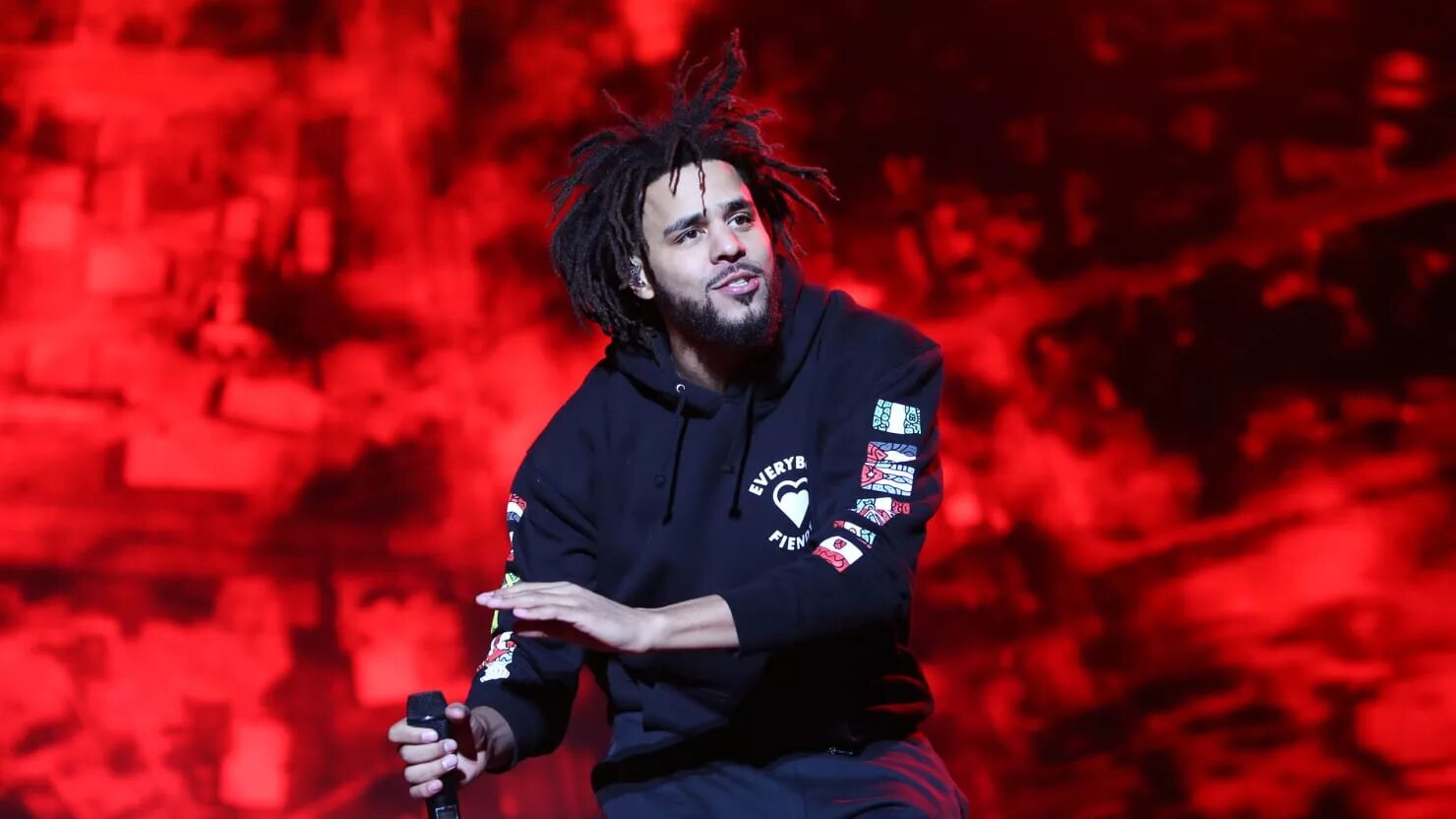 J cole перевод. J cole. j cole 2025. j cole 2025. j cole photoshoot.