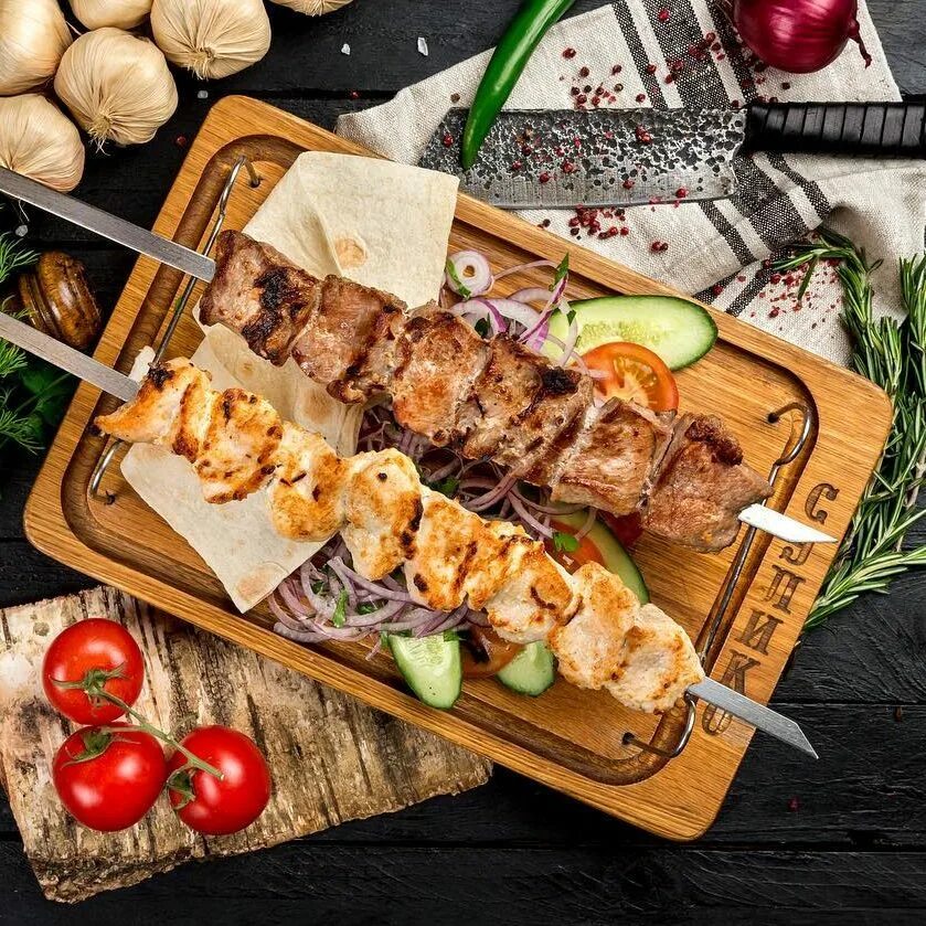 расцепит кебаб кролик. шашлычная на вяткина абакан. шашлычная хан люберцы. изобретение шашлыка. ассорти из шашлыков.