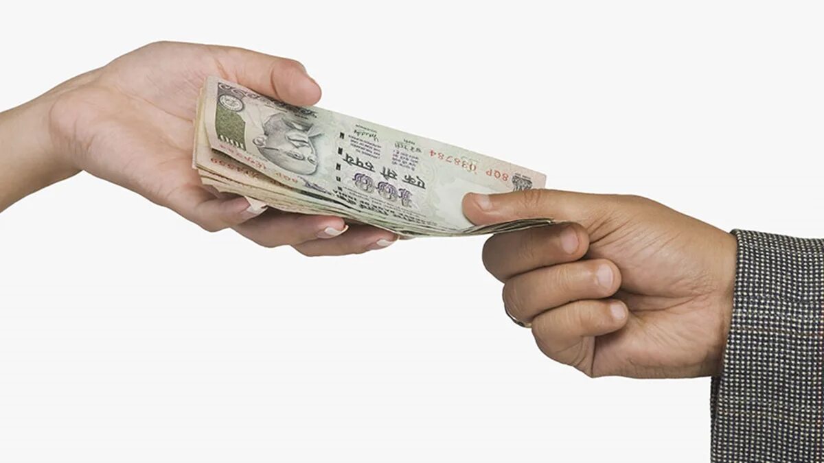 Give loans. Деньги на дом. Give loans. Bank loan. Женщина с деньгами.