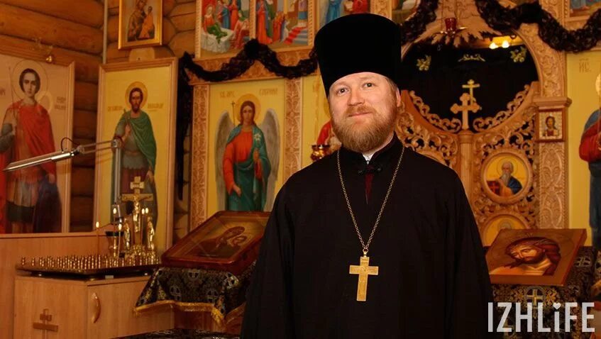 Настоятель губкинский храм. Настоятель свято никольского храма. Отец георгий харин ижевск. Настоятель — протоиерей владимир королёв. Крымская митрополия свято никольский храм.