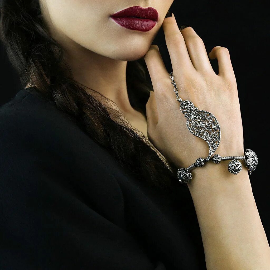 Серьги "гранат" армянский ювелир. Pregomesh jewelry. Серьги сирушо. Армянский ювелир нур. Армянские серебряные украшения.