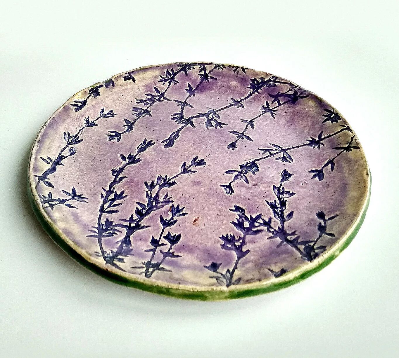 Блюдца керамика. Керамика декор. James pottery керамическая посуда. Риштанская керамика декор стены. Керамическое блюдце.