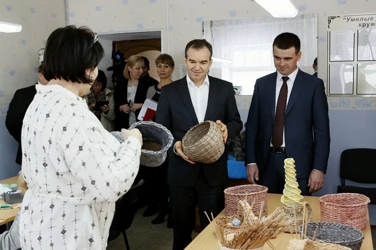 Подслушано в старотитаровской в контакте. Администрация станицы Старотитаровской. Станица Старотитаровская Темрюкский район. Центр станицы Старотитаровской. Подслушано Старотитаровская.