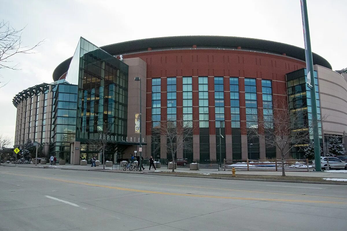 Центр колорадо. Пепси центр денвер. болл-арена. ball arena denver. пепси центр колорадо.