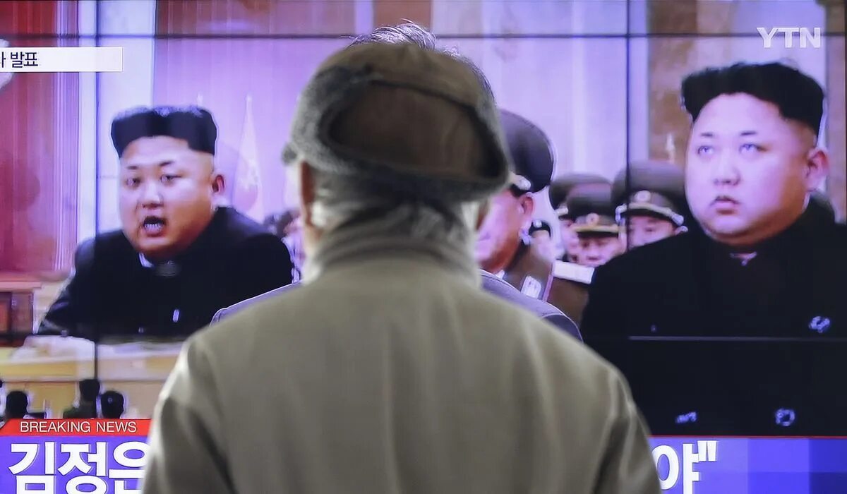 Корея выгнали чиновников. Корея выгнали чиновников. Kim jong un. Корея выгнали чиновников. Новый кореец.
