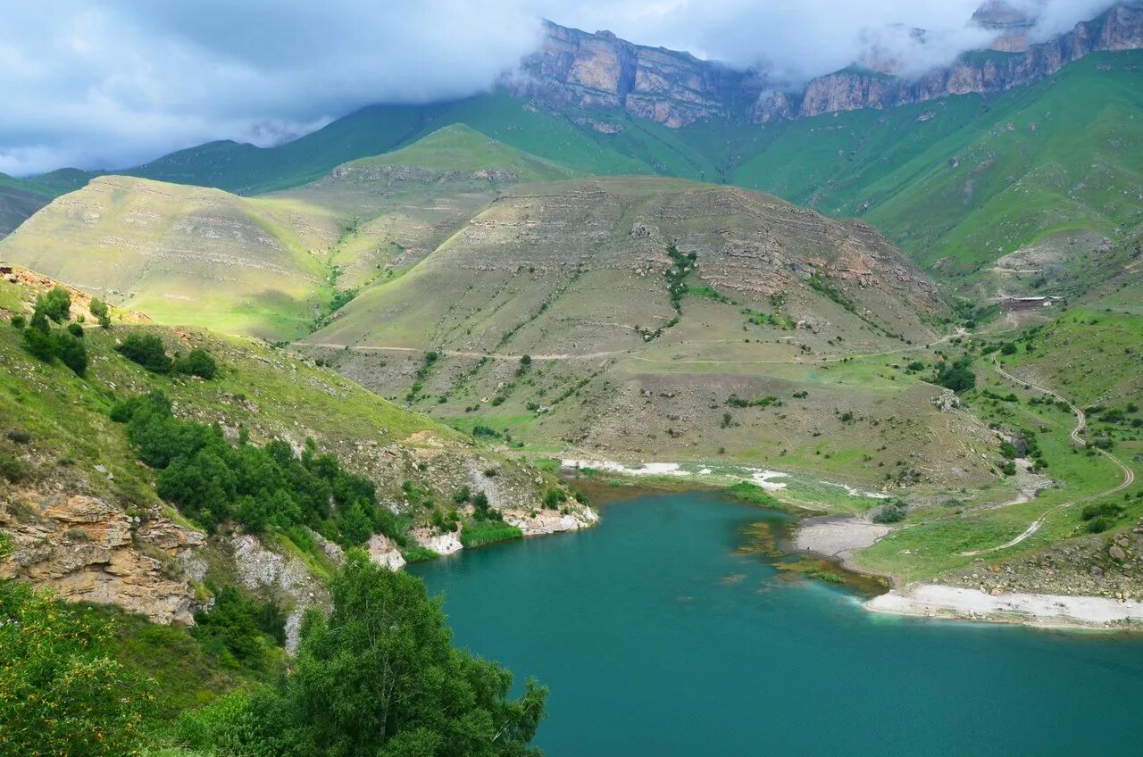 Озеро Уллу Гижгит. Гижгит озеро Приэльбрусье. Ущелье Гижгит. Озеро Гиджит Кабардино Балкария.