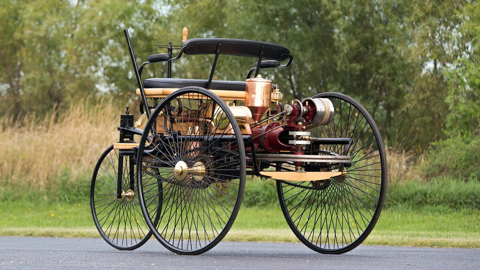 Первый автомобиль бенца. Mercedes Benz 1886. Первый Мерседес Бенц 1886.