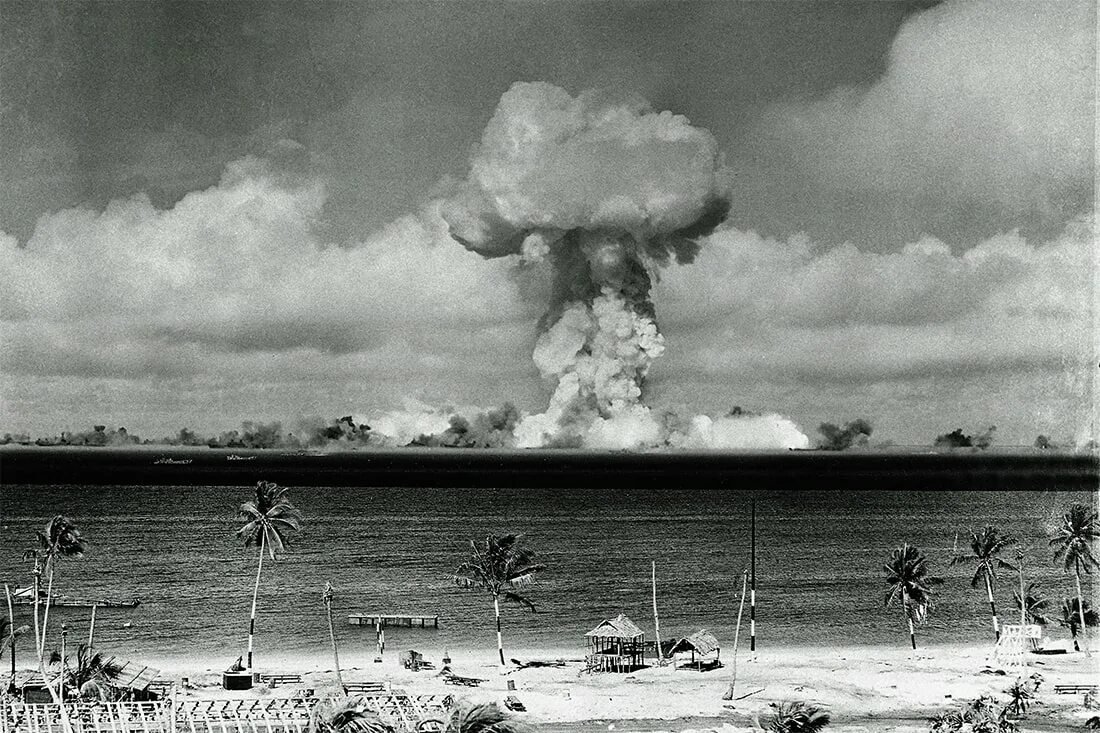 Атолл муруроа ядерные испытания. Ядерный полигон сша. Кадры ядерного взрыва. Кадры ядерного взрыва. Фотографии ядерного взрыва.