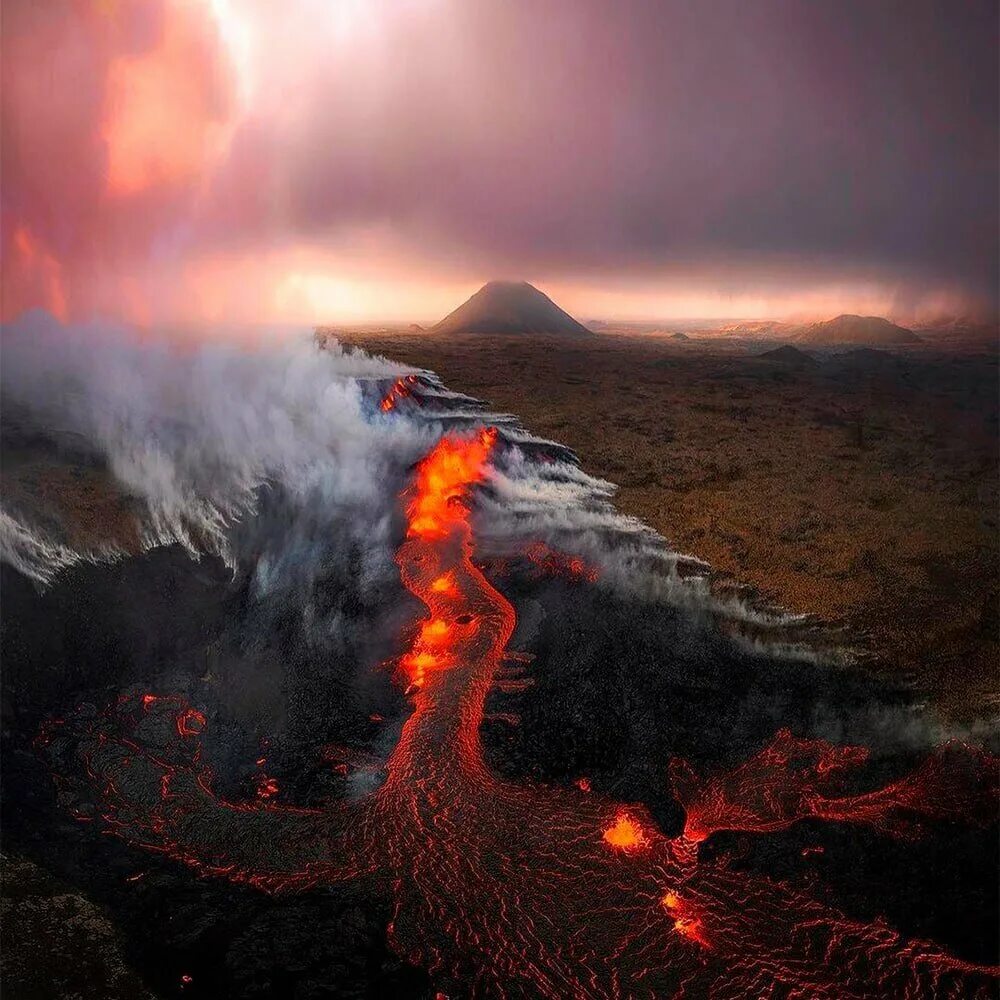 вулкан катла исландия. исландия извержение вулкана фаградальсфьядль. вулкан горелый извержение. исландия вулкан эйяфьятлайокудль извержение 2010. исландский вулкан извергавшийся в 2010.