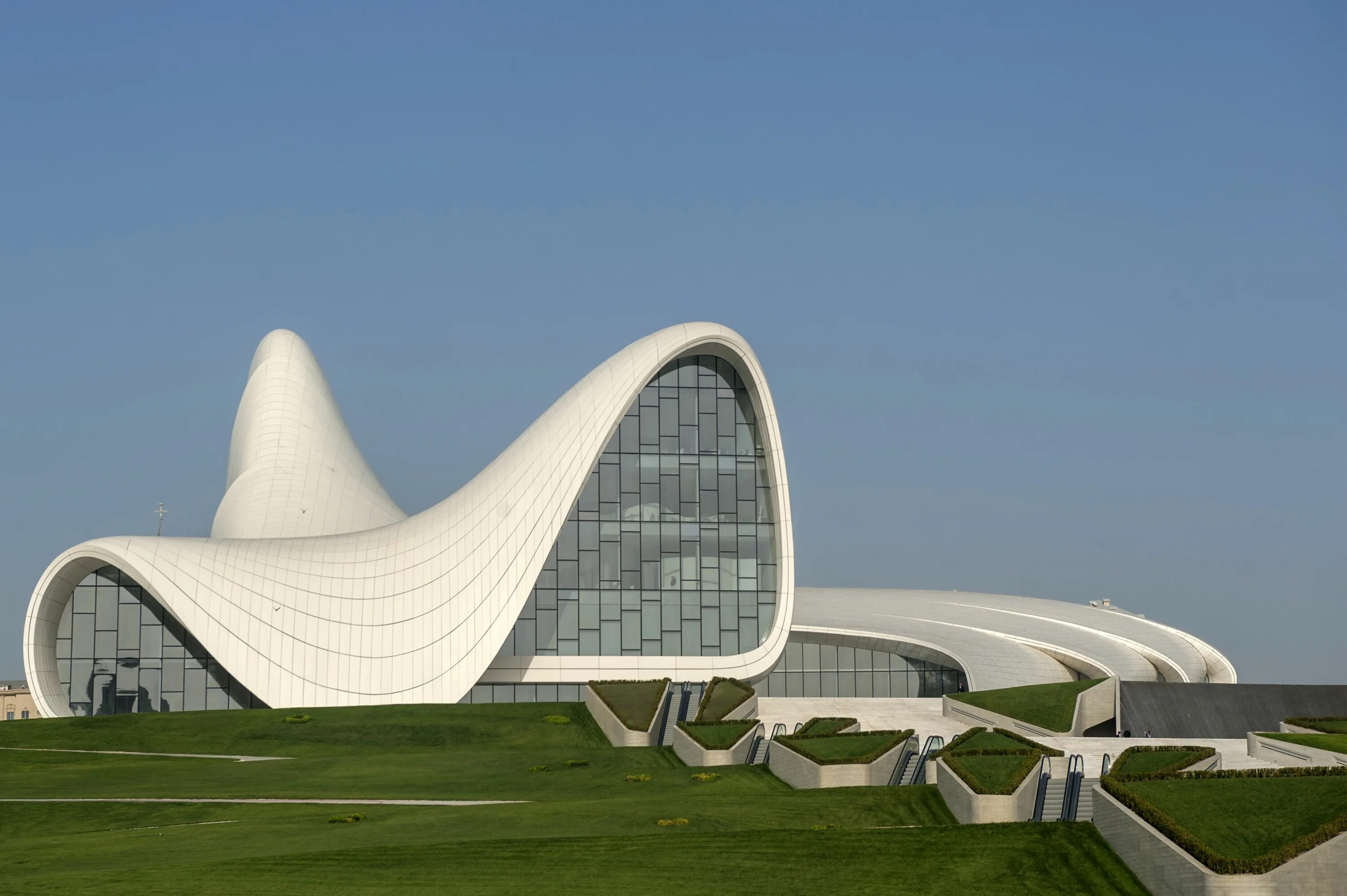 Метрополия небоскреб. Небоскребы. Спиральный небоскреб индия. Небоскреб федерация в москва-сити. Понять здание.