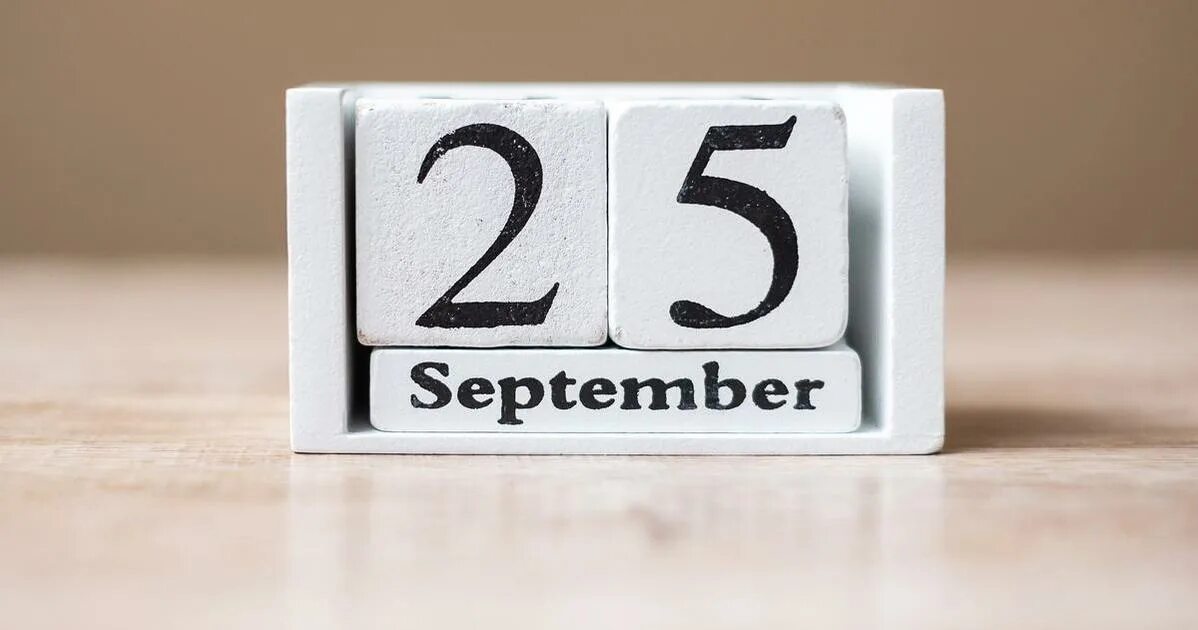 25 сентябрь 2018. 25 сентября (6 октября) 1700. 25 сентября праздни6. 25 июля календарь. 25 августа день в истории.