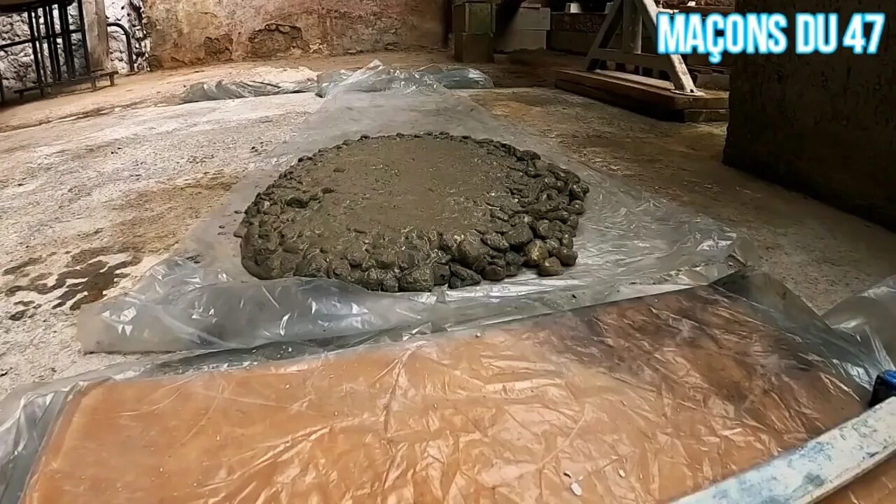 Вариант бетона. Пористые бетоны виды. Цемент портландцемент. Классификация бетонов по виду вяжущего. Печатный бетон тесаный камень.