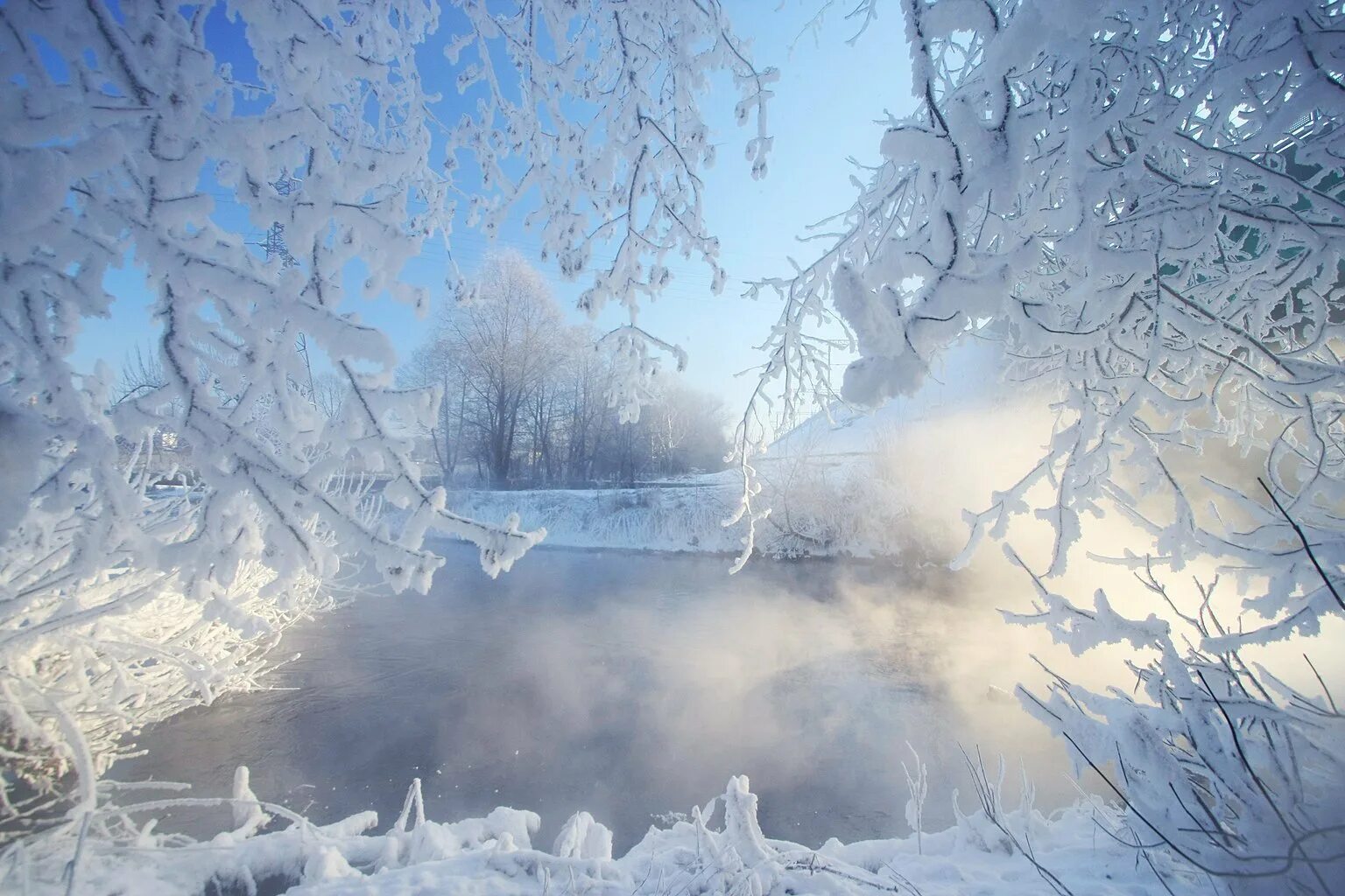 Зимний день воздух. Морозная зима. Зима Мороз. Холодный зимний день. Январские Морозы.