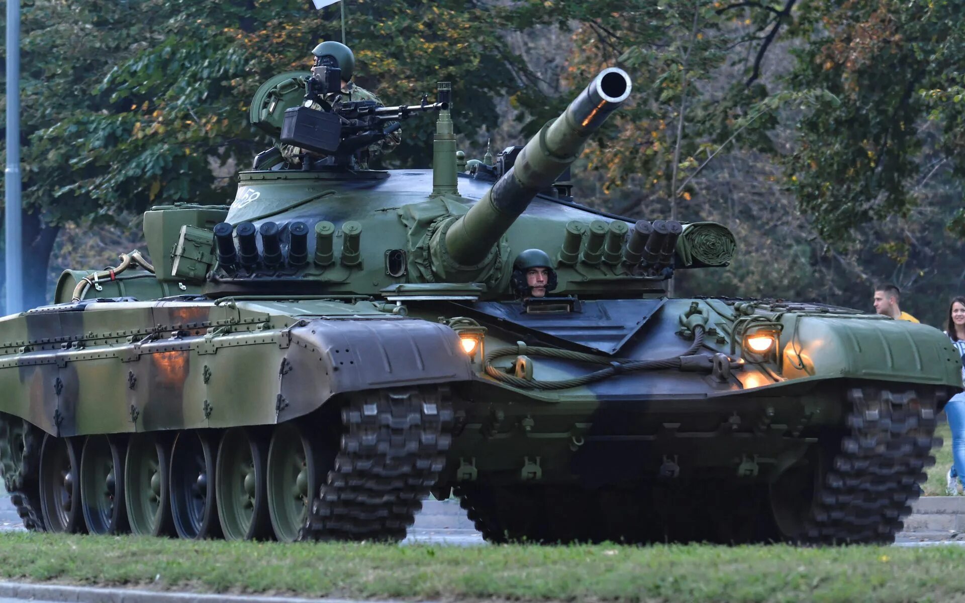 Танков m 55s. M-84 танк. Танк м84 армии Югославии. Танк м84 Сербия. Танк м-84 Югославия.