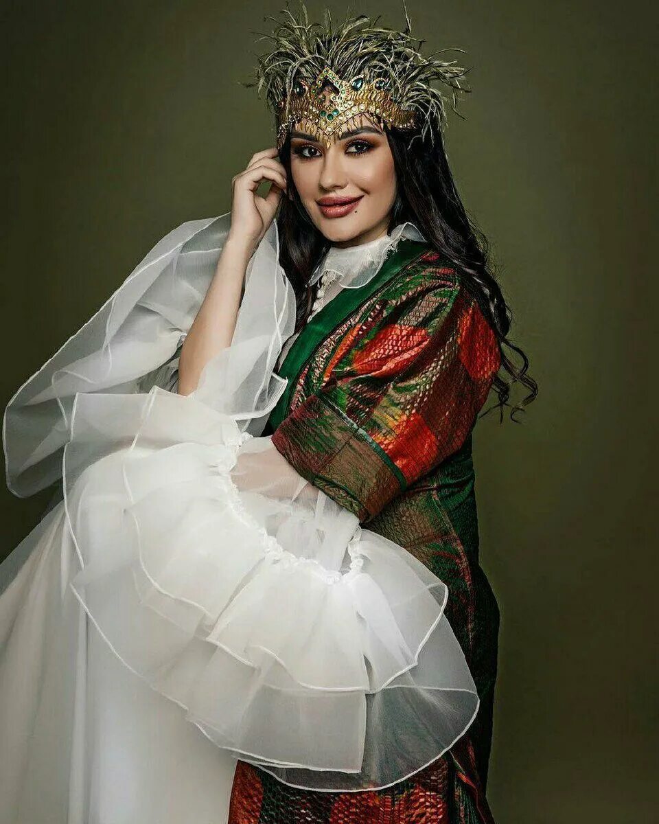 Узбекски баба. Узбекские женщины. Узбекские женщины красивые. Современные узбечки. Красивые узбечки фото.