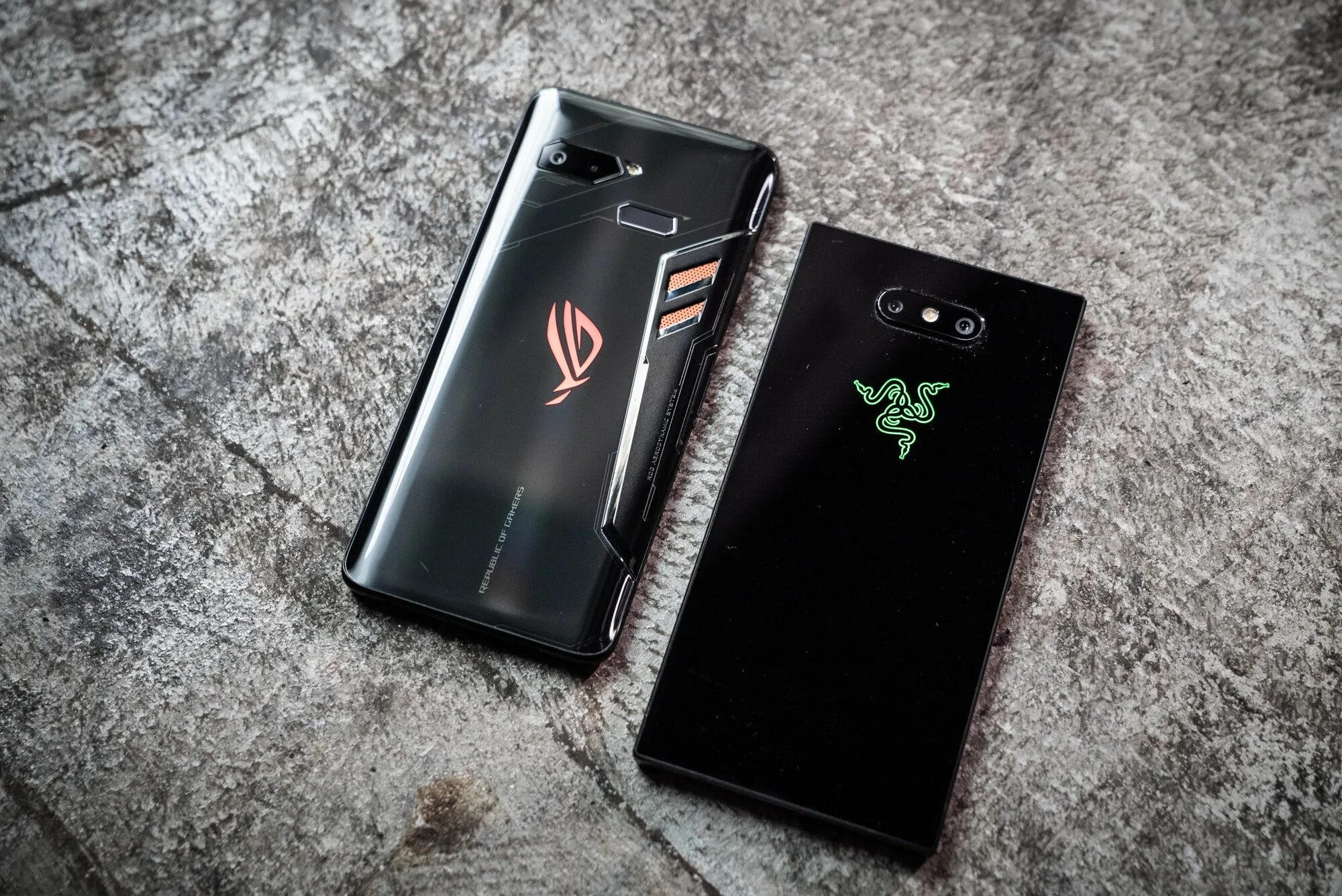 Rog phone дата выхода. Razer phone 2025. razer rog phone 2. asus rog phone 1. asus rog razer корпус.