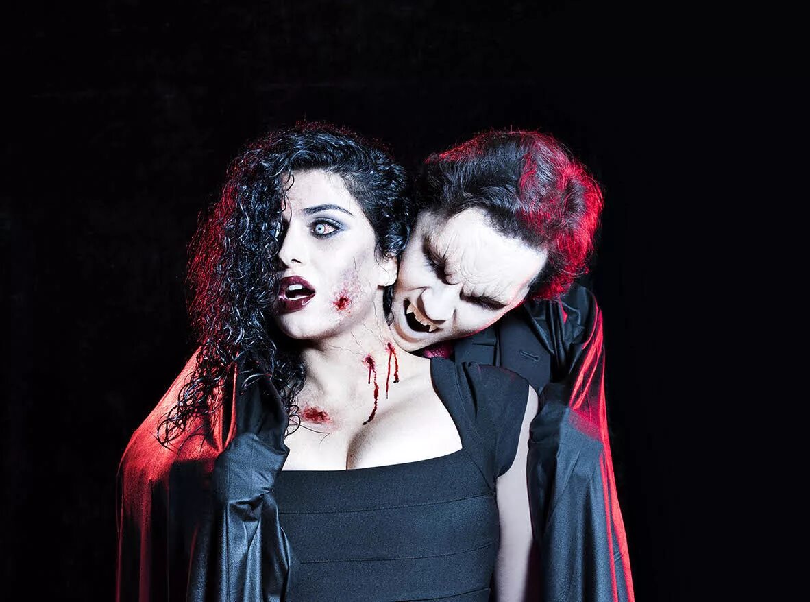 Vampire the masquerade redemption обои. Вампирши сильверстоун. Vampire bring. Aural vampire. Vampire bring.