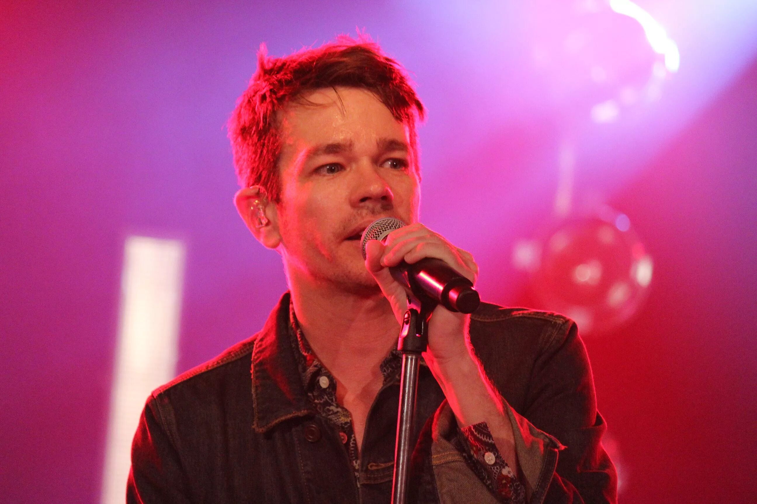 Нейт рюсс. Marlon Roudette & Nate Ruess. Нейт певец Воскресенск.