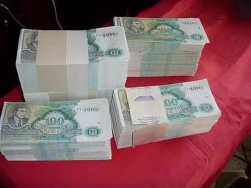 Фальшивые деньги. 5 рублей 1000 штук. 5 рублей 1000 штук. Фальшивые деньги. Русские купюры.