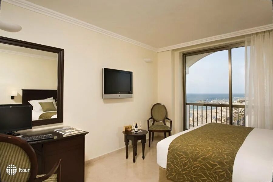 апарт отель в пуэрто банус испания. Park plaza hotel, 607 inside hall. клуб гостиницы park plaza hotel в лос анджелесе. Noida город в индии. Park plaza 4.