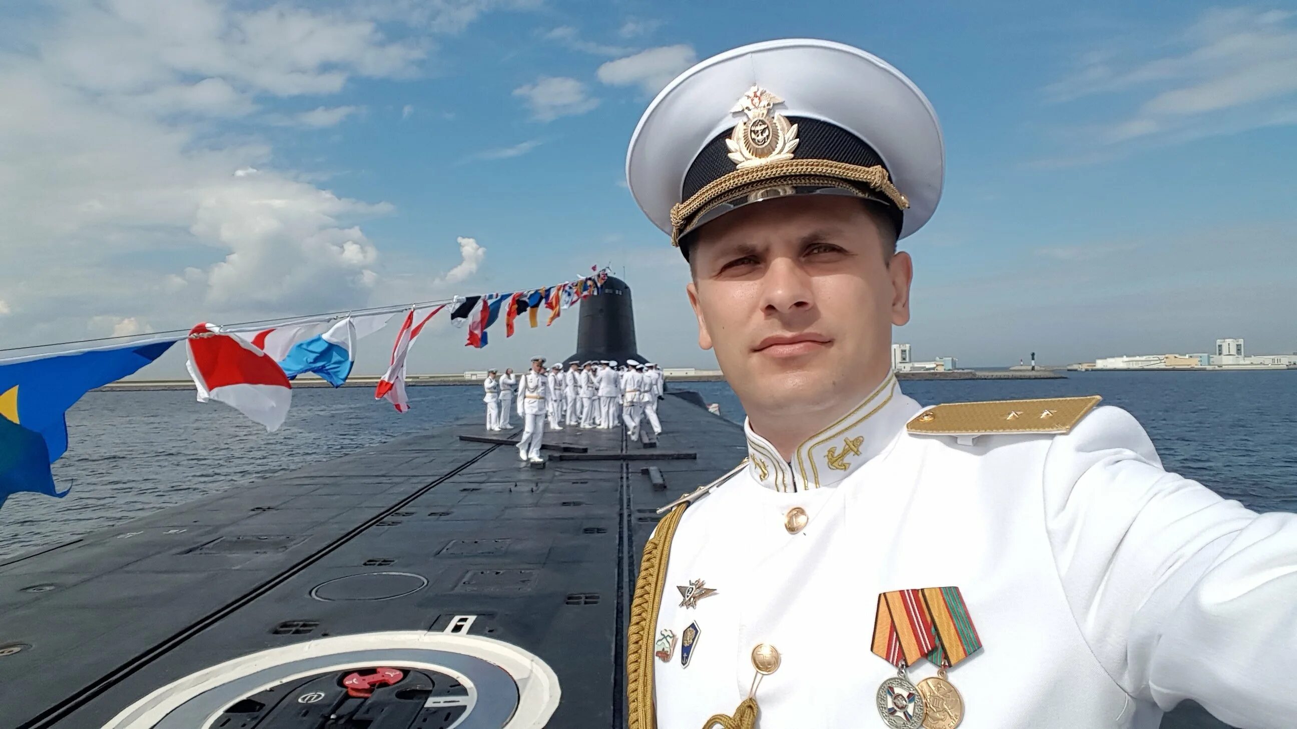 Офицеры подводники ВМФ РФ. Капитан военного корабля. Оченков воздушные фрегаты