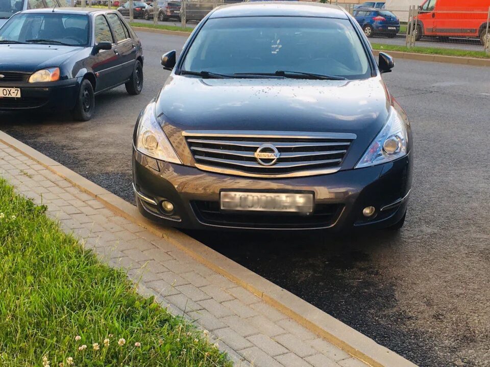 Ближний свет теана j32. Nissan Teana j32 Рестайлинг. Nissan Teana j32 полиция. Teana j32 противотуманки Salman. Штатные лампочки Ниссан Теана j32.