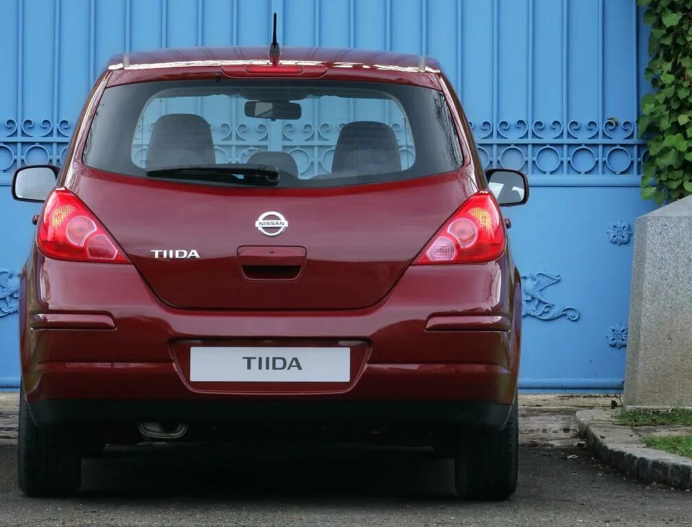 Nissan Tiida 2014 хэтчбек. Nissan Tiida 2008 хэтчбек. Ниссан хэтчбек 2008. Nissan Tiida 1.