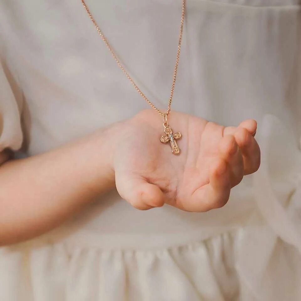 можно снять крестик на ночь