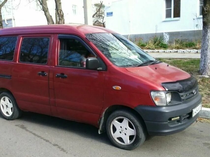 Таун айс 1997. Toyota Town Ace 4wd красный цвет. Тойота Таун айс красная. Таун айс красного цвета.