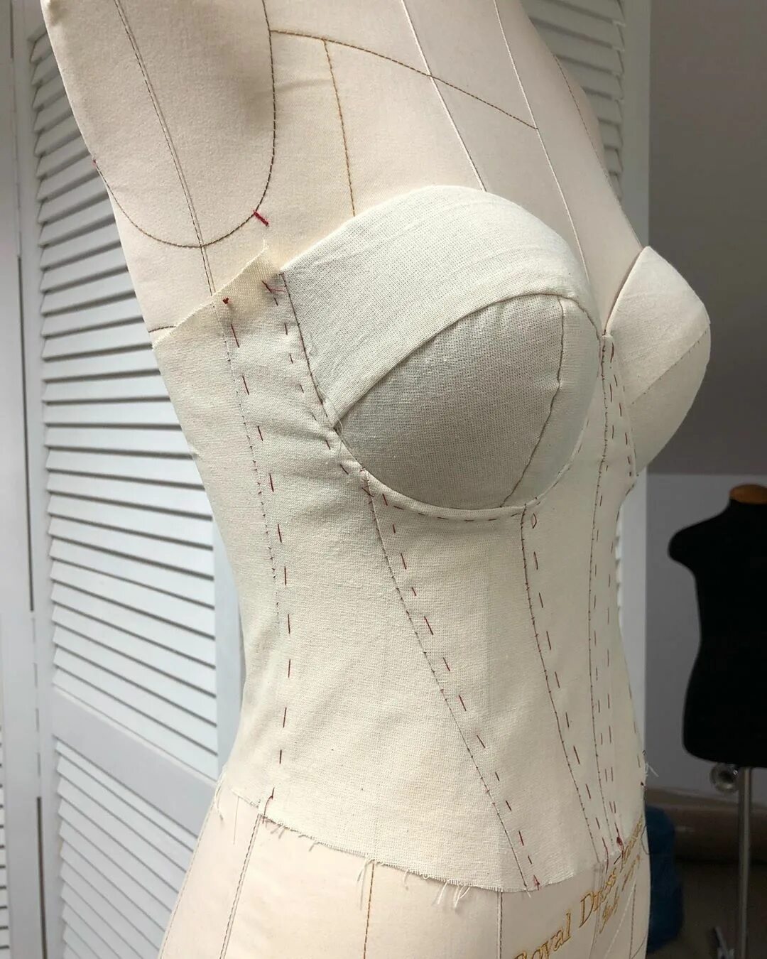 Пошив корсета с чашечками