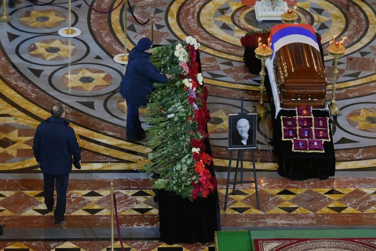 Храм христа спасителя в москве щелкунчик. Малахов в храме христа спасителя. казино под храмом христа спасителя. концерт в храме христа спасителя мария ясыня 2025.
