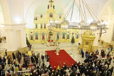 Служба в кафедральном соборе