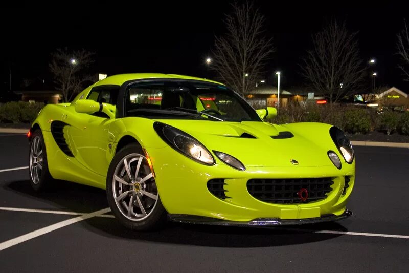Машина лимон. Lotus elise gt1. lotus elise зеленый. лотус 200. лимонный цвет авто.