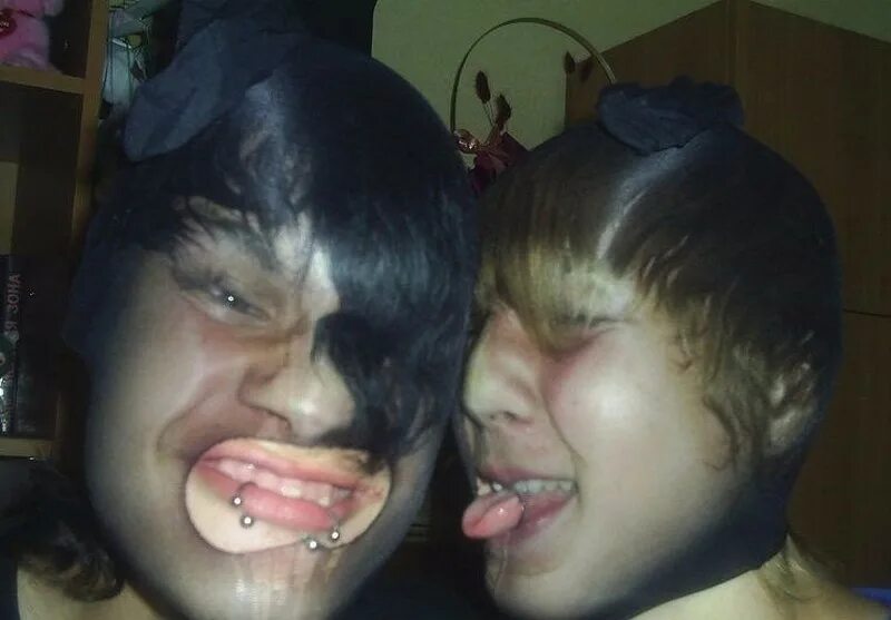 Урод мем. Наоми гроссман в роли пеппер. Zvio xvamli. Конченый урод. Конченый.